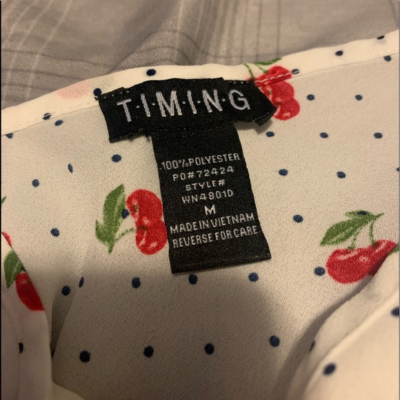 Cherry Cropped Top Tie in Front - Picture 2 of 5